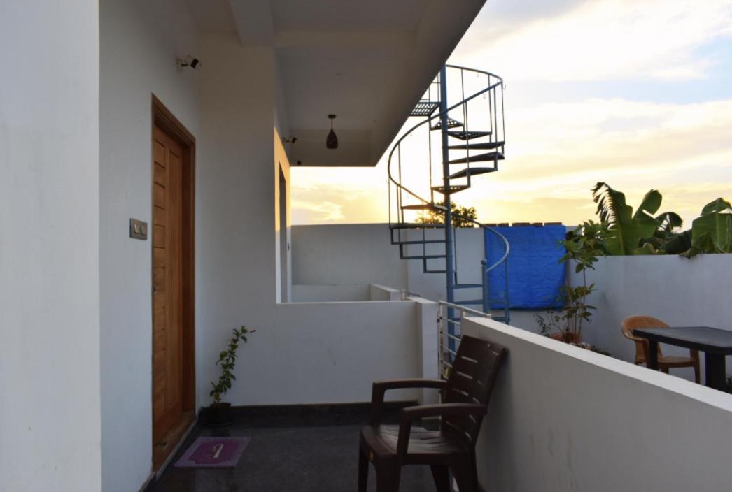 Dkv Beach View Bahur 外观 照片